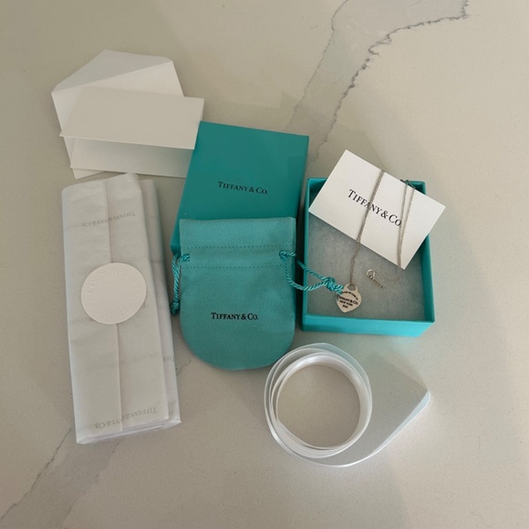 (Sold) Tiffany & Co. Heart Tag Pendant Necklace Sterling Silver - Picture 5 of 8